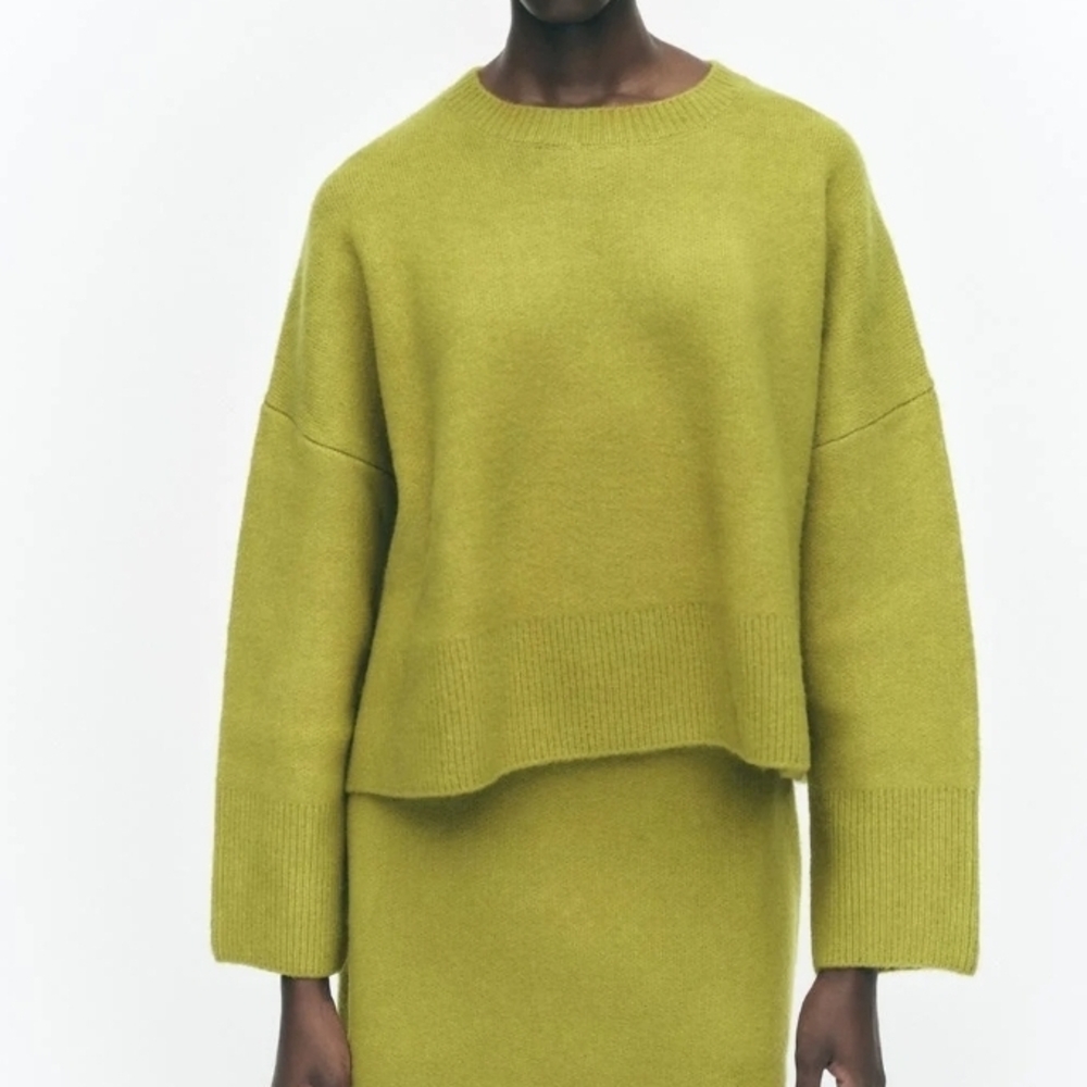 Zara Vibrant Green Knit Sweater